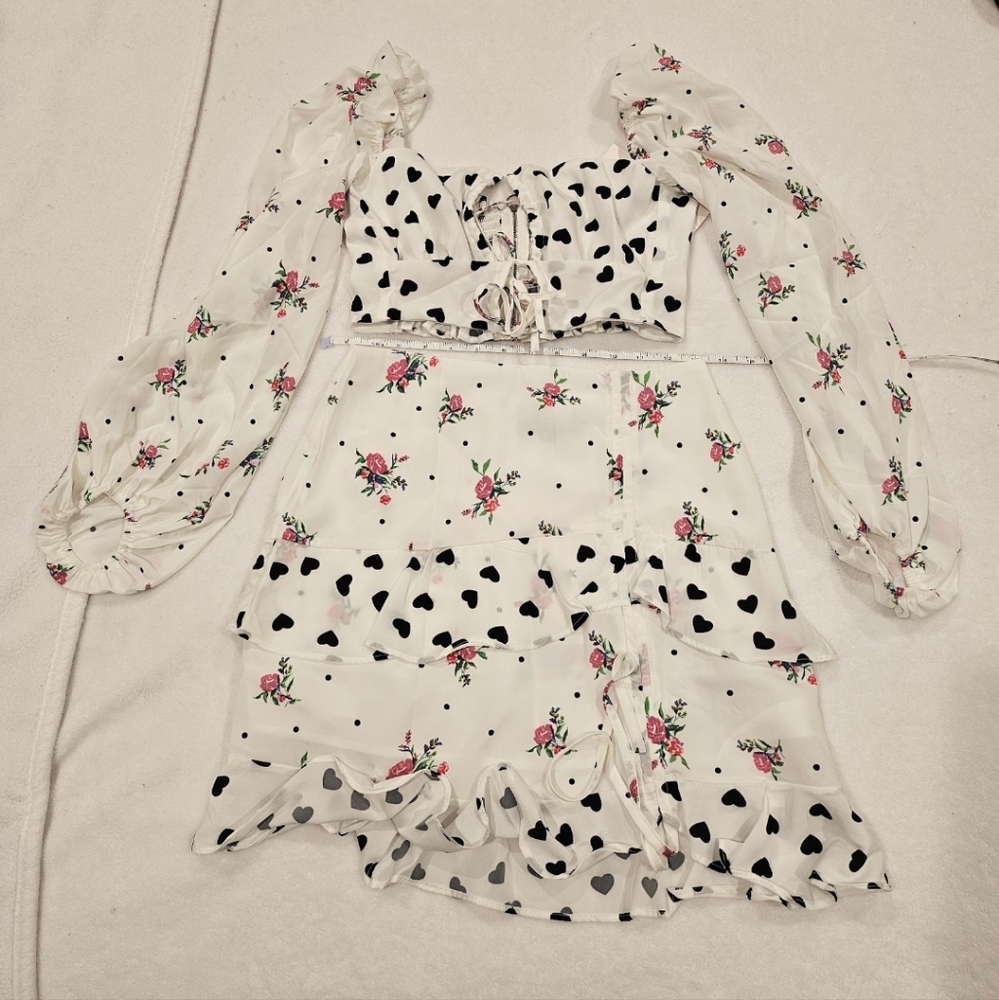Polka dot floral crop top front tie mini skirt 2 piece set long sleeve medium
